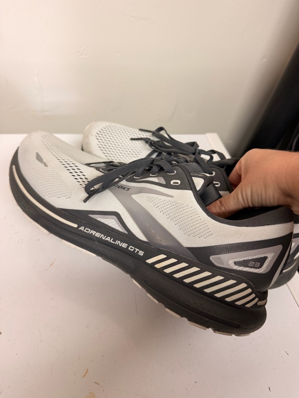 Brooks Adrenaline GTS Men’s Running Shoes - White and Gray